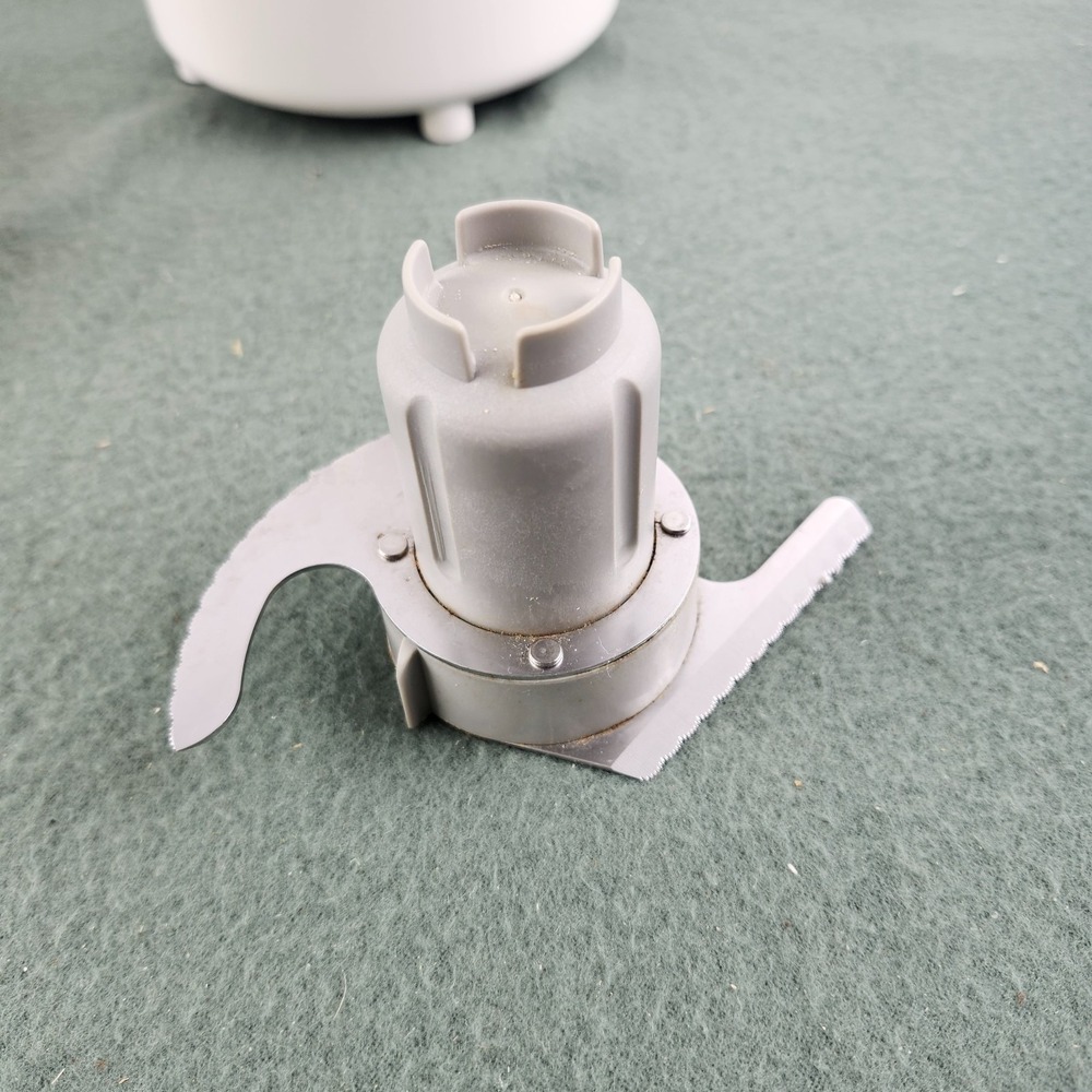Vintage Black & Decker F1-CFP-10 Shortcut Food Processor Ivory - Tested - Picture 4 of 11